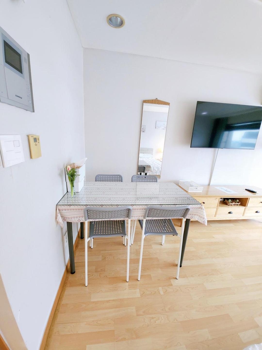 Hongdae Residence-2 1Min From Hongik Uni Station Exit #1 Seoul Luaran gambar